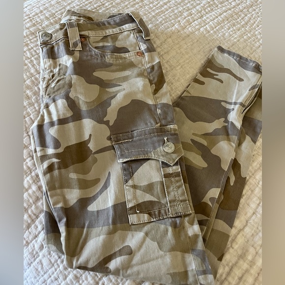 True religion size 28 US camouflaged skinny cargo pants - Picture 5 of 5